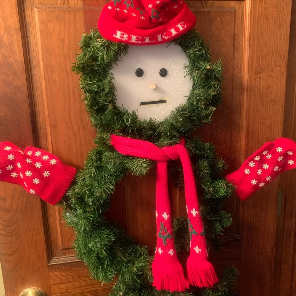 HANDMADE holiday SNOWMAN wreath door hanger. 3 GREEN wreaths. THIS IS ADORABLE!